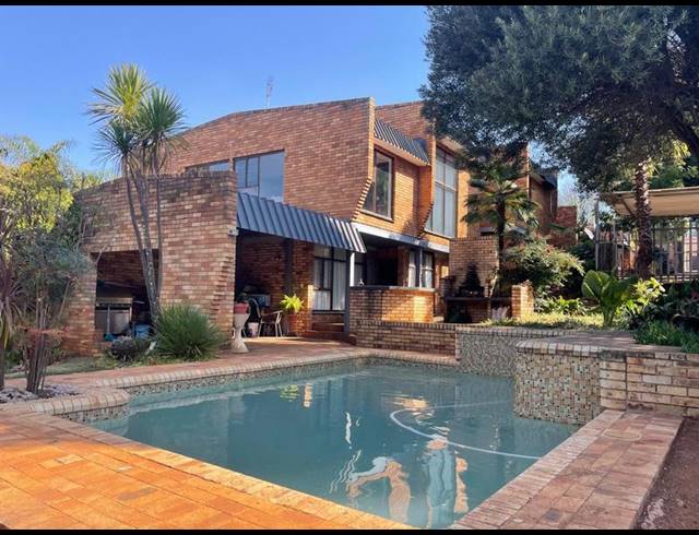 5 BEDROOM HOUSE FOR SALE IN WILKOPPIES
